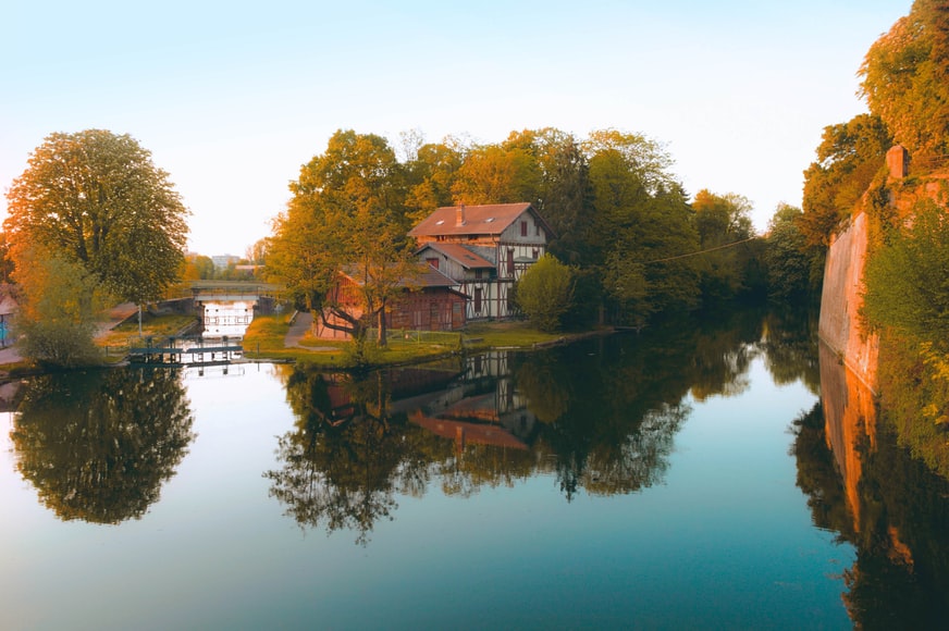 tourist friendly cities in france