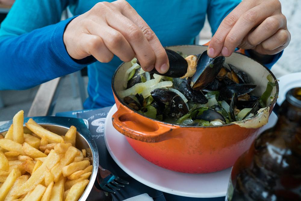 belgian cuisine, food in belgium, best food in europe, mussels and chips